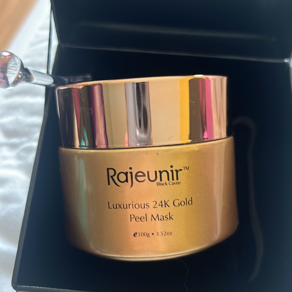 Luxurious 24K Gold Peel Mask